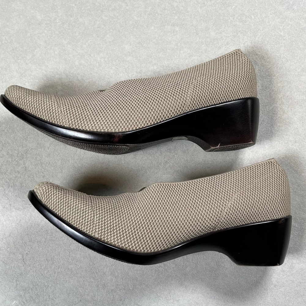 Charleston Shoe Co. Cape Low Pumps Women 10 Taupe Woven Knit Square Toe Comfort - Picture 8 of 14